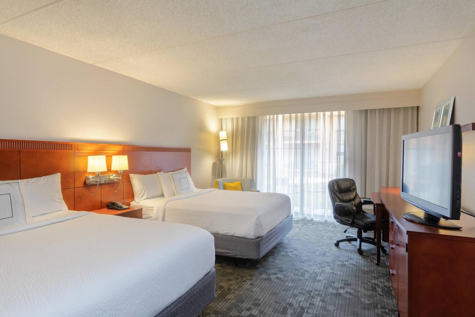 Courtyard By Marriott Atlanta Windy Hill/Ballpark Смирна Екстер'єр фото