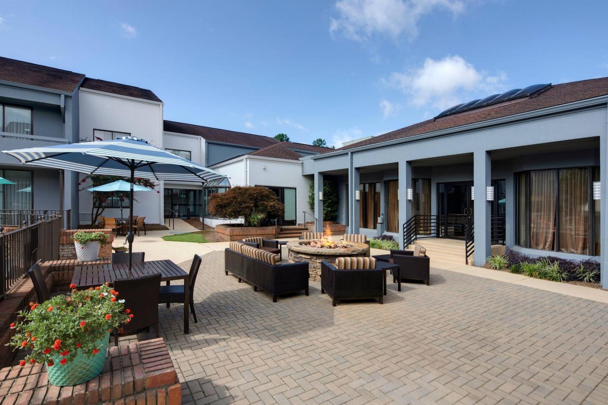 Courtyard By Marriott Atlanta Windy Hill/Ballpark Смирна Екстер'єр фото