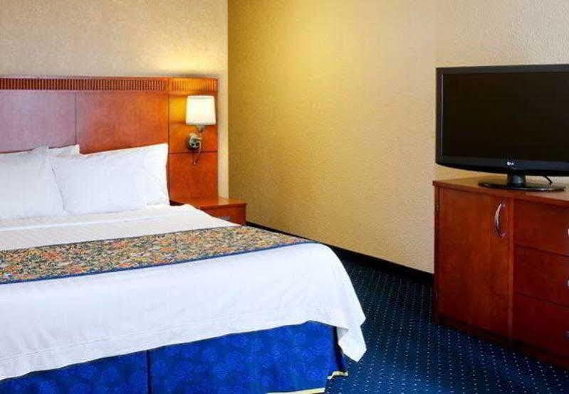 Courtyard By Marriott Atlanta Windy Hill/Ballpark Смирна Екстер'єр фото