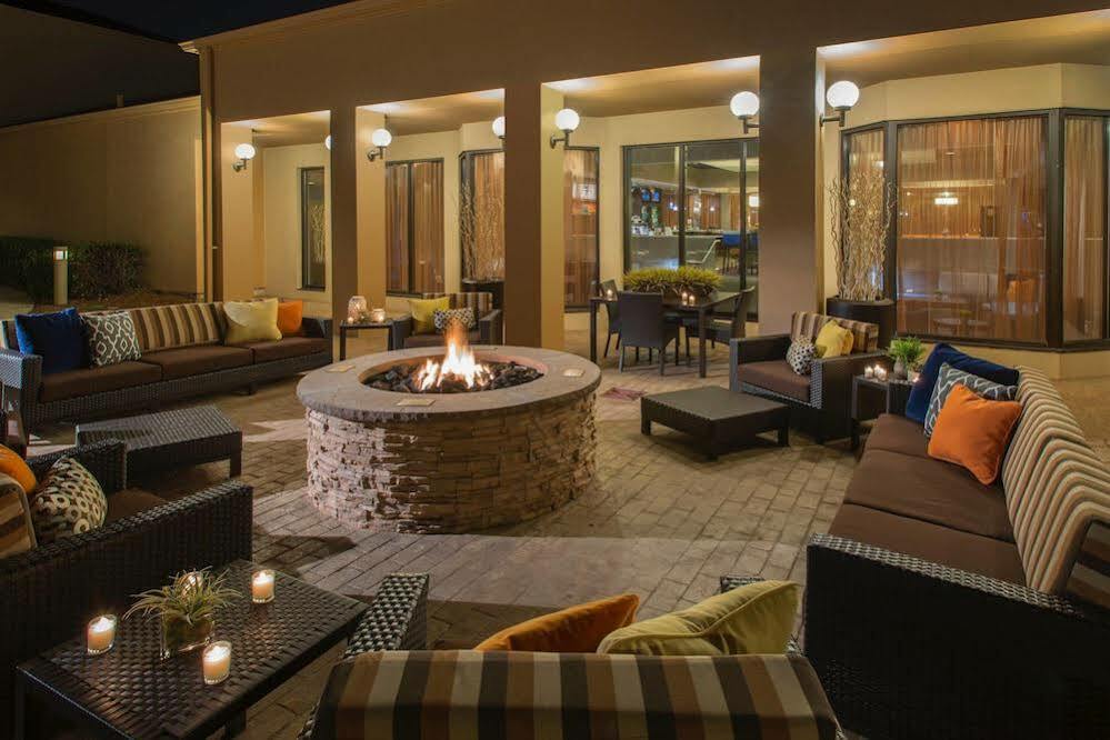 Courtyard By Marriott Atlanta Windy Hill/Ballpark Смирна Екстер'єр фото